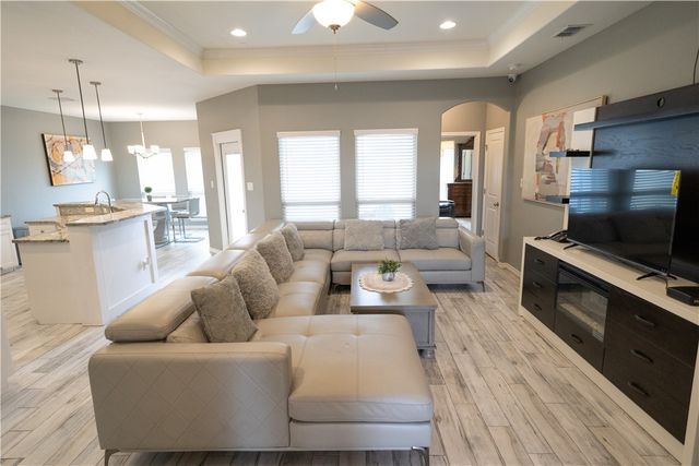 5730 Bella Donna Dr, Corpus Christi, TX 78414