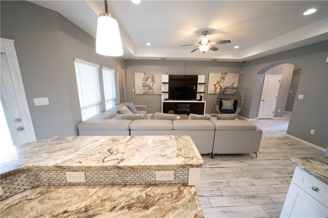 5730 Bella Donna Dr, Corpus Christi, TX 78414