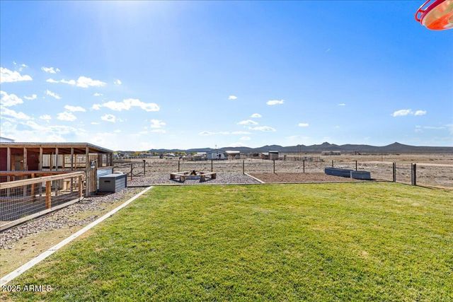 24617 N LAREDO Lane, Paulden, AZ 86334