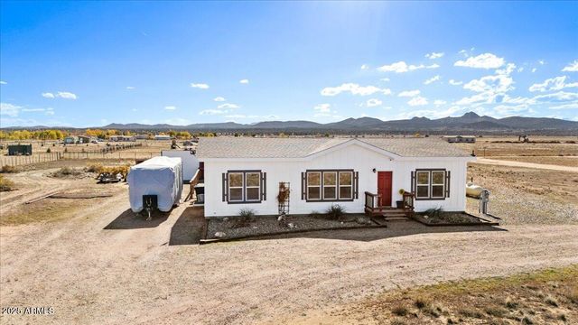 24617 N LAREDO Lane, Paulden, AZ 86334