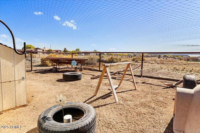 24617 N LAREDO Lane, Paulden, AZ 86334