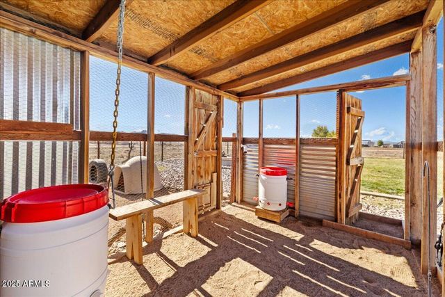 24617 N LAREDO Lane, Paulden, AZ 86334