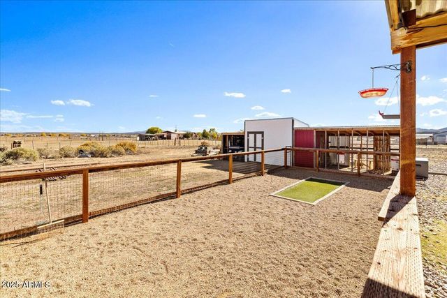 24617 N LAREDO Lane, Paulden, AZ 86334