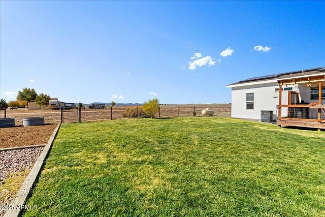 24617 N LAREDO Lane, Paulden, AZ 86334