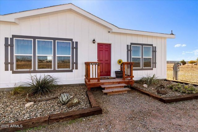 24617 N LAREDO Lane, Paulden, AZ 86334