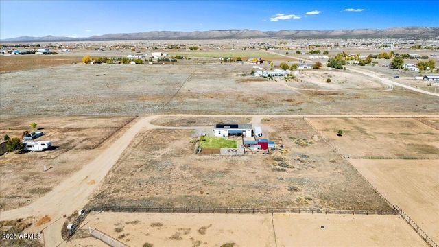 24617 N LAREDO Lane, Paulden, AZ 86334