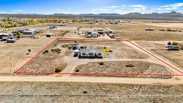 24617 N LAREDO Lane, Paulden, AZ 86334