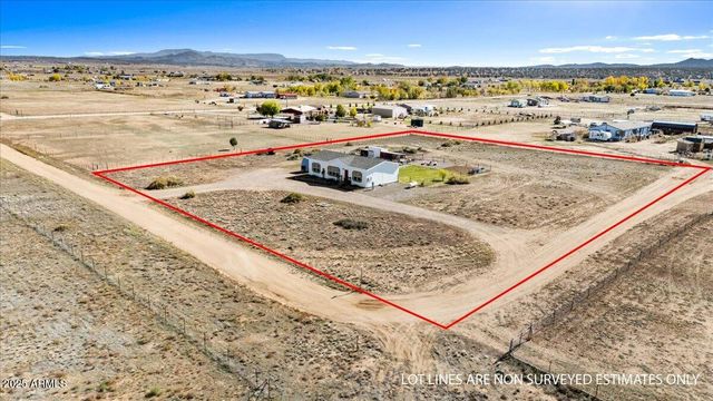 24617 N LAREDO Lane, Paulden, AZ 86334