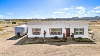24617 N LAREDO Lane, Paulden, AZ 86334