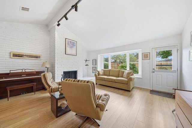 16327 Blackhawk Boulevard, Friendswood, TX 77546