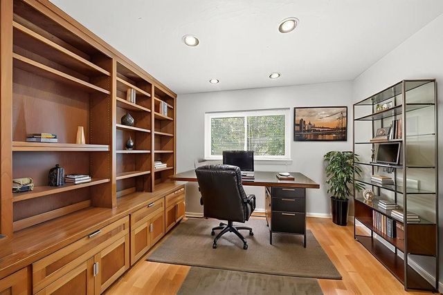 16327 Blackhawk Boulevard, Friendswood, TX 77546