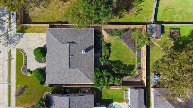 16327 Blackhawk Boulevard, Friendswood, TX 77546