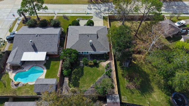 16327 Blackhawk Boulevard, Friendswood, TX 77546