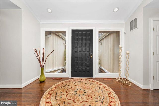 10101 LLOYD RD, Potomac, MD 20854