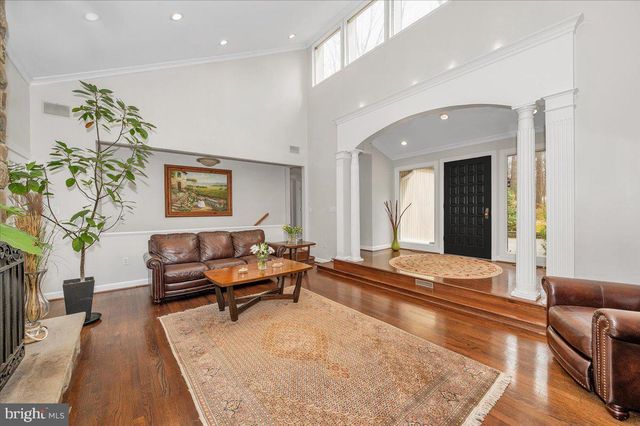 10101 LLOYD RD, Potomac, MD 20854