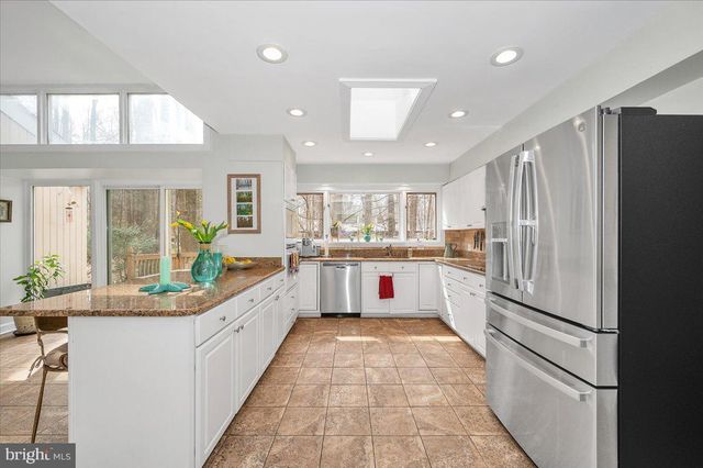 10101 LLOYD RD, Potomac, MD 20854