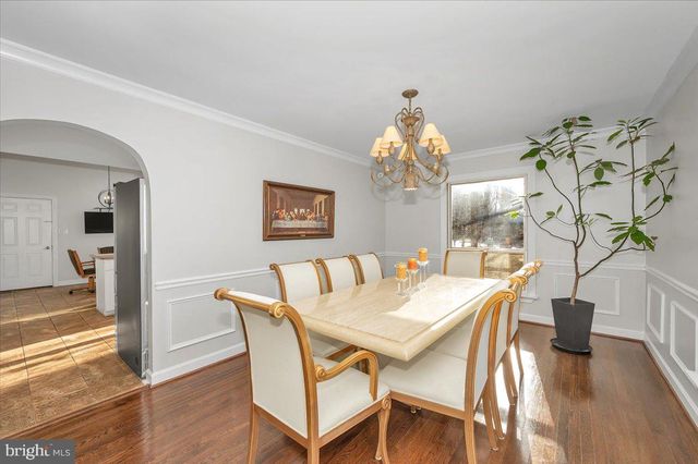 10101 LLOYD RD, Potomac, MD 20854