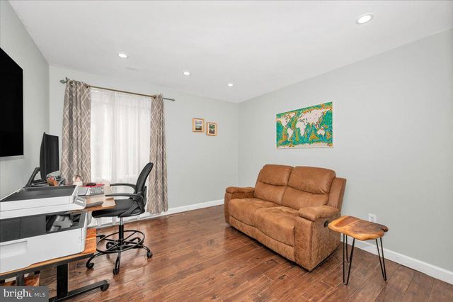 10101 LLOYD RD, Potomac, MD 20854