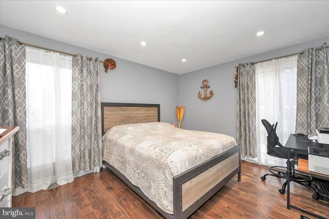 10101 LLOYD RD, Potomac, MD 20854