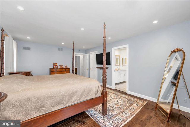 10101 LLOYD RD, Potomac, MD 20854