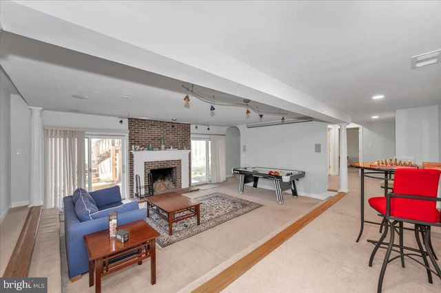 10101 LLOYD RD, Potomac, MD 20854