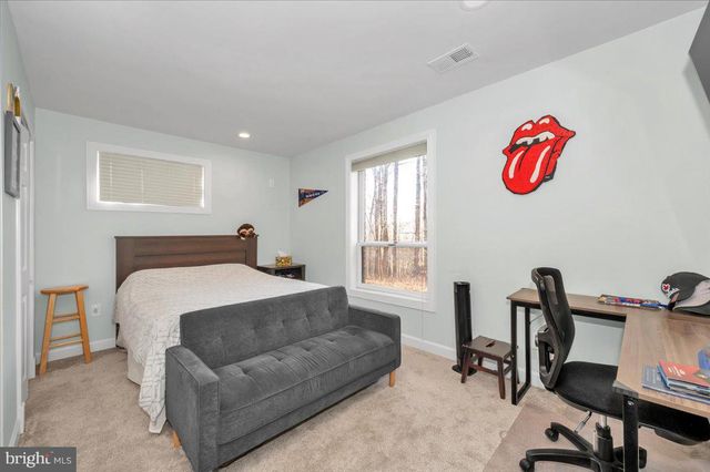 10101 LLOYD RD, Potomac, MD 20854