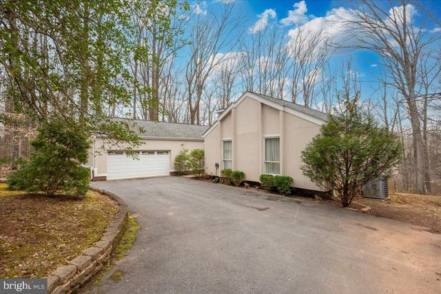 10101 LLOYD RD, Potomac, MD 20854