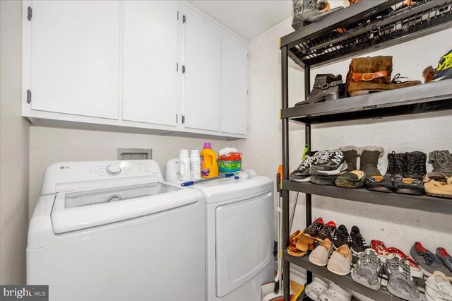 10101 LLOYD RD, Potomac, MD 20854