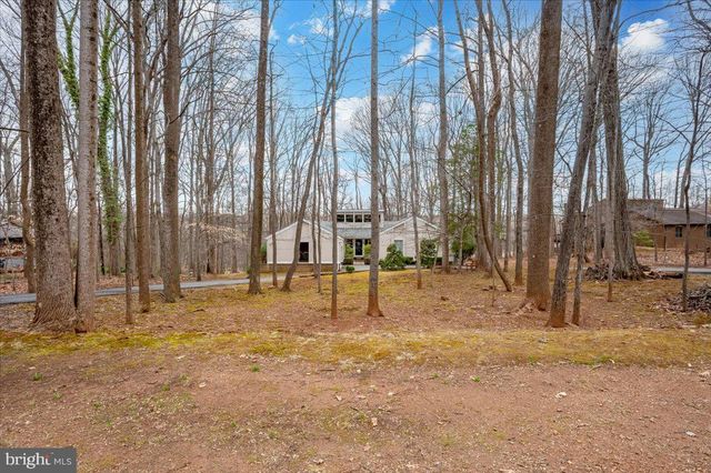 10101 LLOYD RD, Potomac, MD 20854