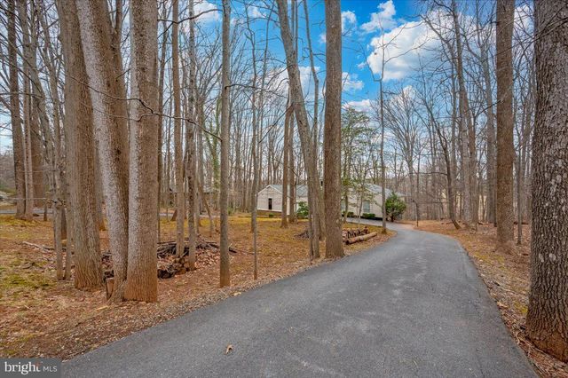 10101 LLOYD RD, Potomac, MD 20854