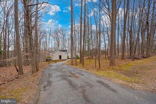 10101 LLOYD RD, Potomac, MD 20854