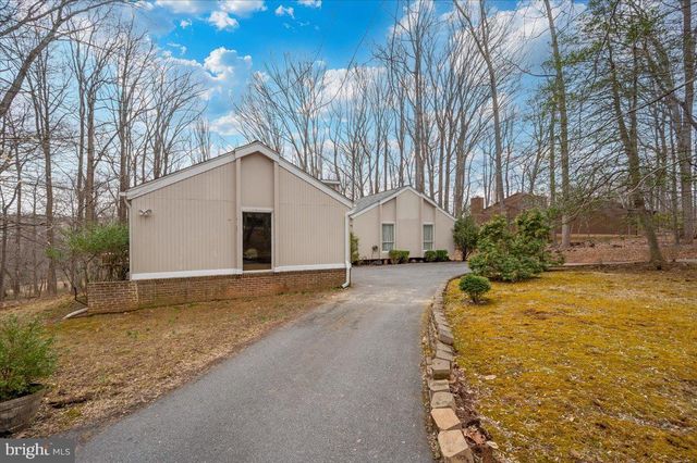 10101 LLOYD RD, Potomac, MD 20854