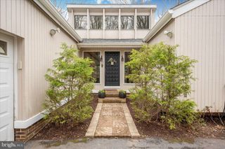 10101 LLOYD RD, Potomac, MD 20854