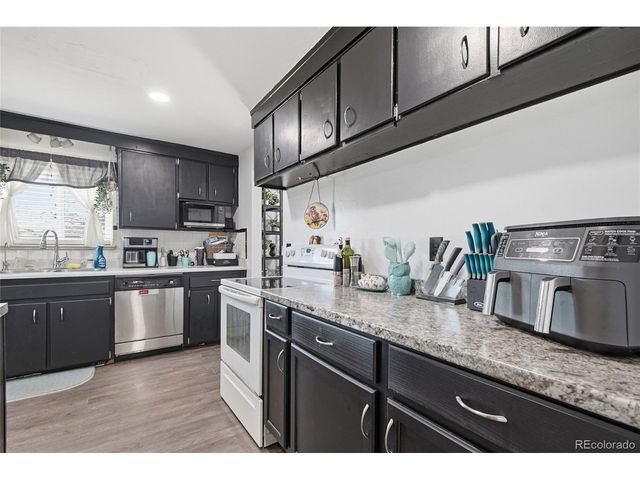 4768 Dover St, Wheat Ridge, CO 80033