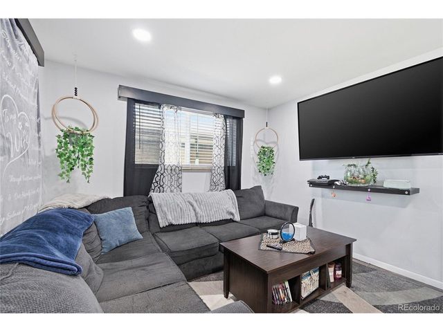 4768 Dover St, Wheat Ridge, CO 80033