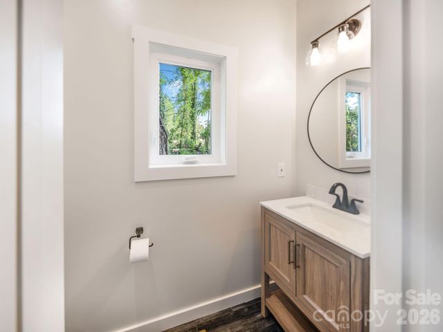 14 Da Vinci Court, Asheville, NC 28806