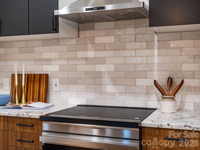14 Da Vinci Court, Asheville, NC 28806