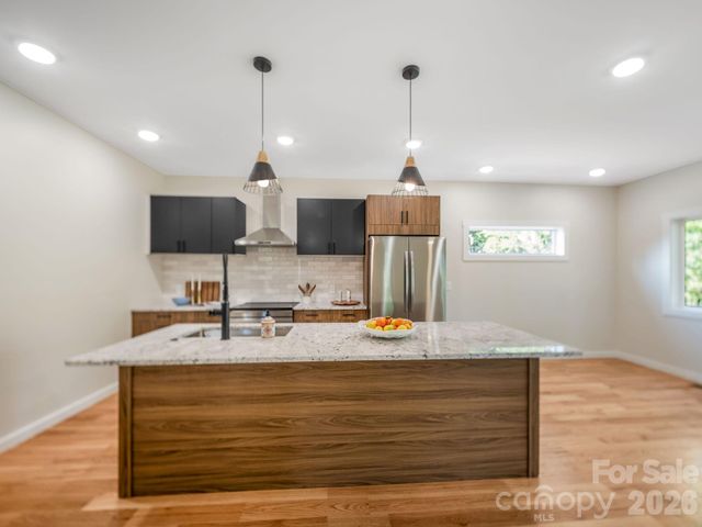14 Da Vinci Court, Asheville, NC 28806