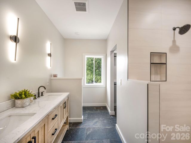 14 Da Vinci Court, Asheville, NC 28806