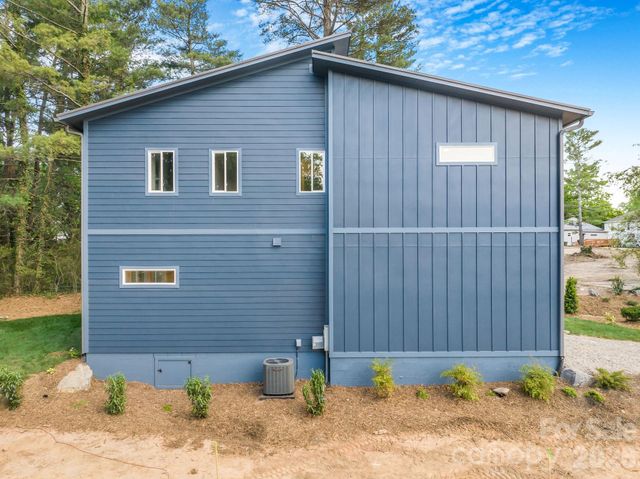 14 Da Vinci Court, Asheville, NC 28806