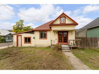 326 Se CASS Ave, Roseburg, OR 97470