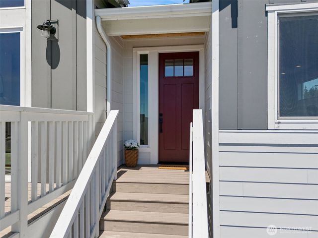 5416 Lonicera Drive, Blaine, WA 98230