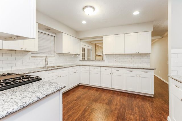 647 Mosswood Drive, Conroe, TX 77302