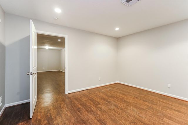 647 Mosswood Drive, Conroe, TX 77302