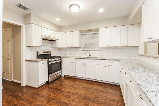 647 Mosswood Drive, Conroe, TX 77302