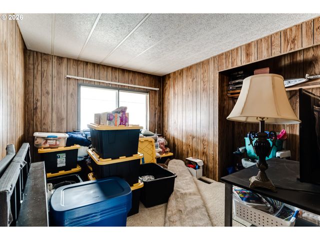 1225 W 10TH Ave 18, Junction City, OR 97448