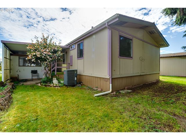 1225 W 10TH Ave 18, Junction City, OR 97448