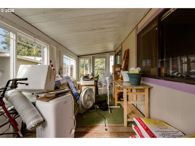 1225 W 10TH Ave 18, Junction City, OR 97448