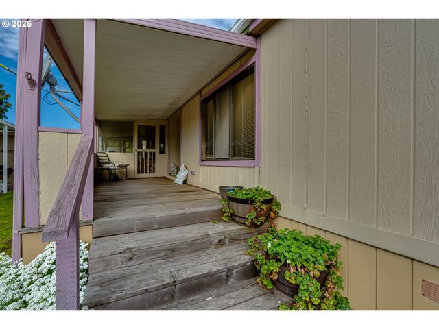 1225 W 10TH Ave 18, Junction City, OR 97448