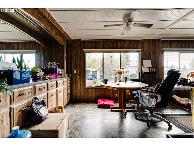 1225 W 10TH Ave 18, Junction City, OR 97448